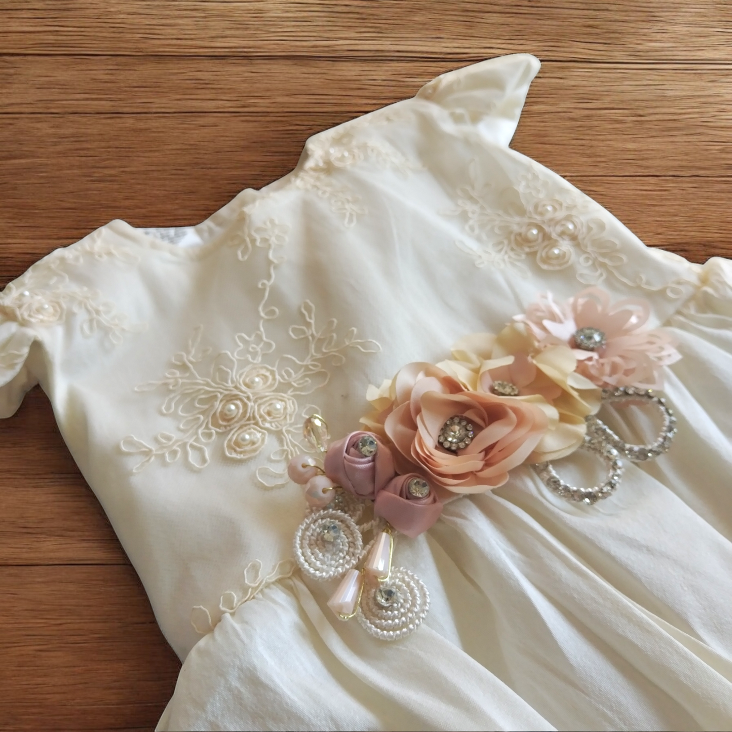 Ropón Niña Ivory T4 - 0004