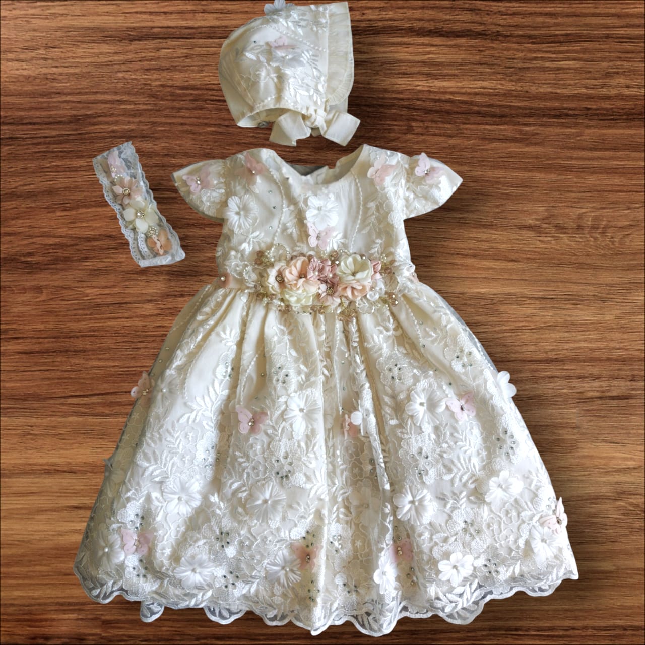 Batita de Bautizo "Paz Celestial" Beige